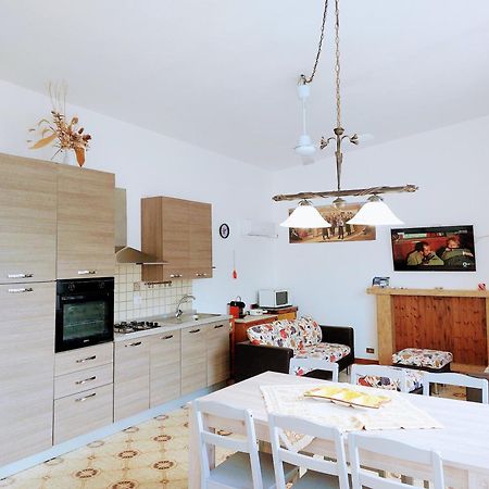 Casa Vacanze Sole E Mare Teulada Bagian luar foto
